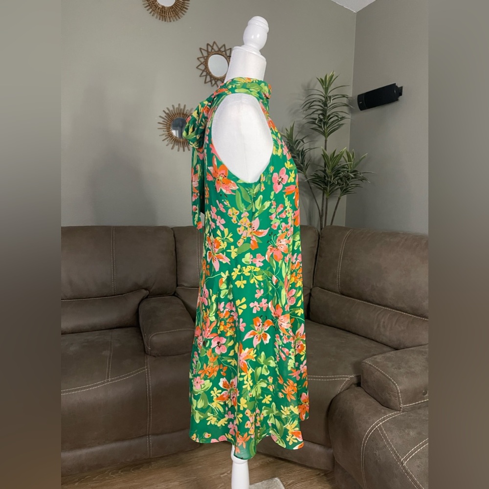NWT Vince Camuto Green Floral Shift Dress Sz 8 Summer Vacay Party Date Resort - Picture 8 of 13